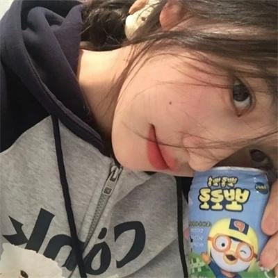 轻轻拂过